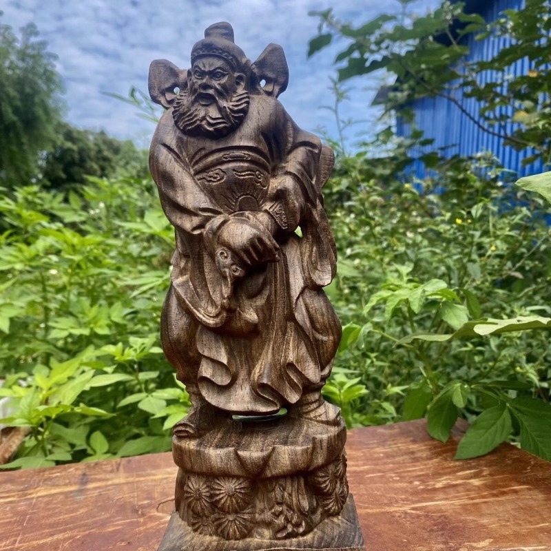 Home Decor Vietnam - 手彫りベトナム木製鍾馗像フィギュア。魔除け、守護、風水オーナメント。自宅、オフィス、机上装飾ギフトに。